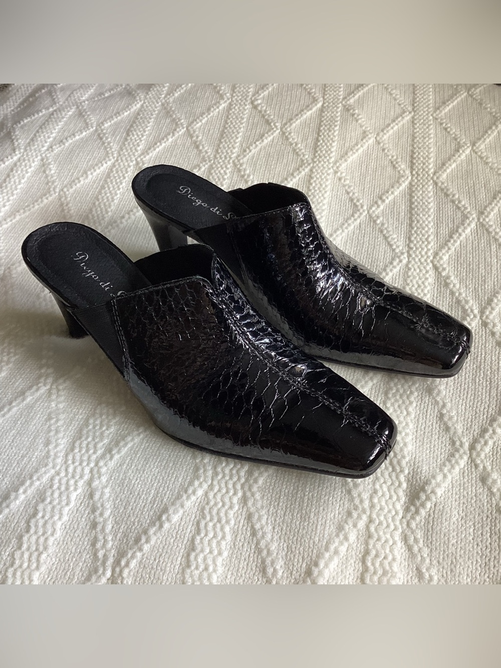 Diego di Lucca black crocodile square toe heels. Sz.8m